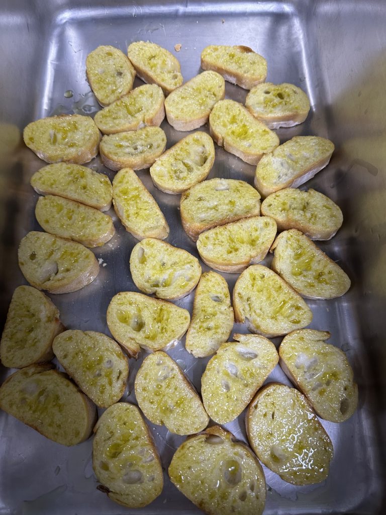 bread to toast for crostini